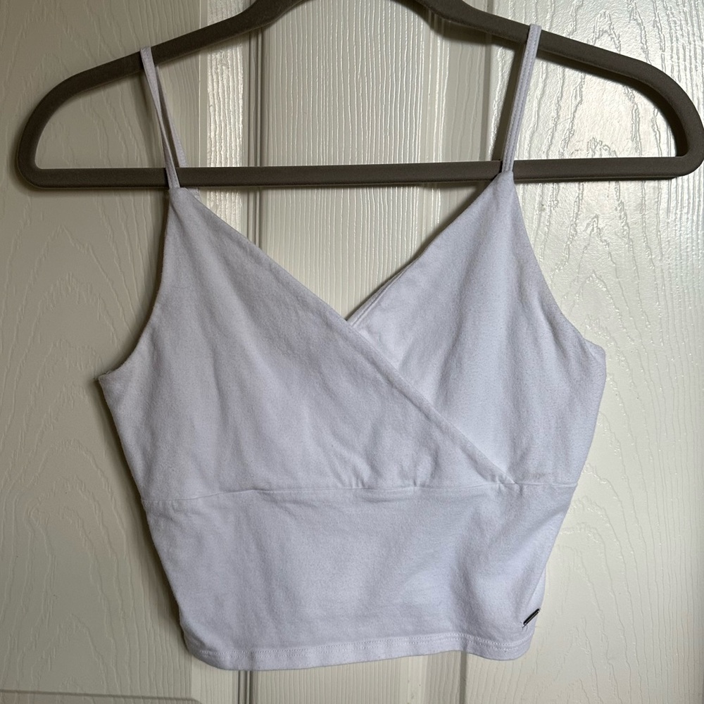 Hollister Must-Have collection cropped tank